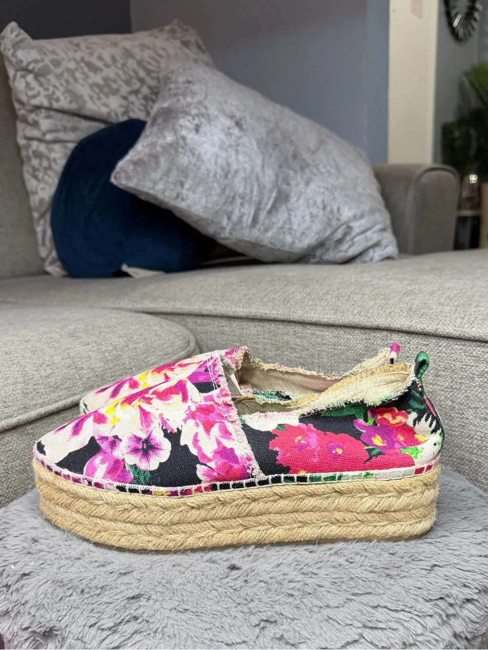 Betsey Johnson Flouncee Platform Espadrille Flats size 7.5